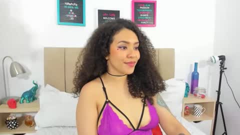 Snapshot of zoe_gruber chatting on 03.09.25 Zoe Gruber online show from 03.09.25