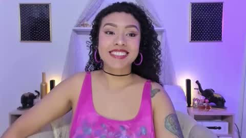 Snapshot of zoe_gruber chatting on 10.04.25 Zoe Gruber online show from 10.04.25