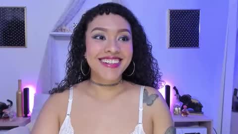 Snapshot of zoe_gruber chatting on 10.05.25 Zoe Gruber online show from 10.05.25