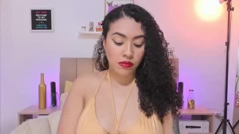 Snapshot of zoe_gruber chatting on 11.11.25 Zoe Gruber online show from 11.11.25