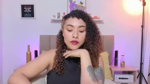 Snapshot of zoe_gruber chatting on 11.14.25 Zoe Gruber online show from 11.14.25