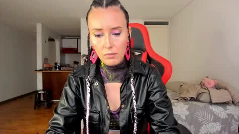 ZOE online show from 11.21.25