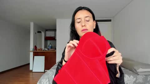 Snapshot of zoe_jeane_beker chatting on 01.10.26 ZOE online show from 01.10.26