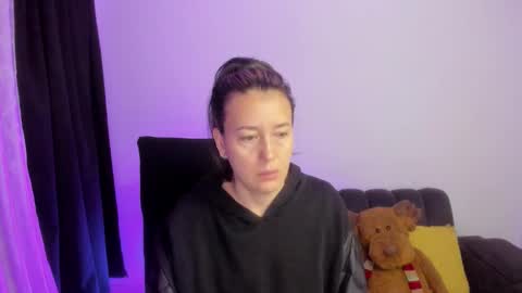 Snapshot of zoe_jeane_beker chatting on 02.08.26 ZOE online show from 02.08.26