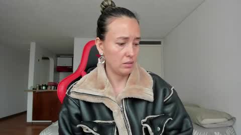 Snapshot of zoe_jeane_beker chatting on 05.11.26 ZOE online show from 05.11.26