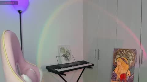 Snapshot of zoe_jhonson2 chatting on 09.10.25 zoe online show from 09.10.25