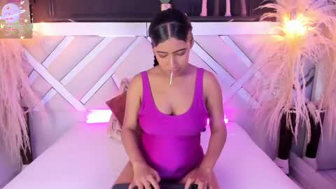 Zoey  online show from 05.08.26