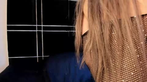 Snapshot of zoe_ll chatting on 05.14.26 SWEET ZOE online show from 05.14.26