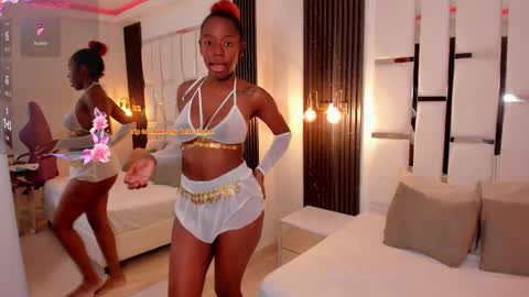 Zoe Novakk  online show from 11.07.25