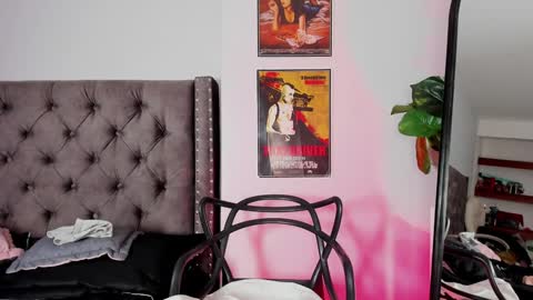 Zoe Olsen online show from 01.14.25