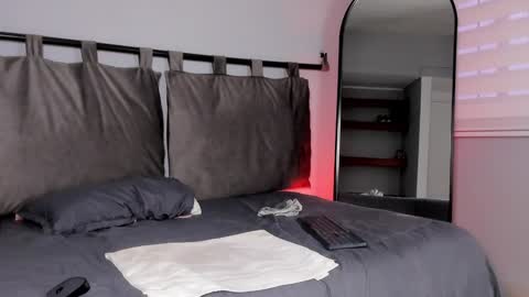 Zoe Olsen online show from 01.17.25