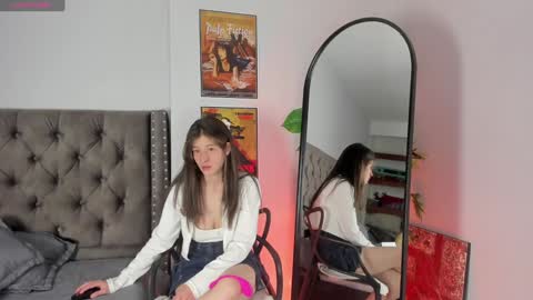 Zoe Olsen online show from 02.01.25