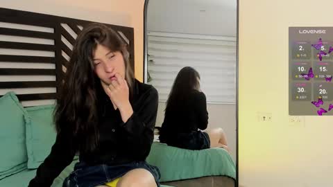 Zoe Olsen online show from 02.11.25