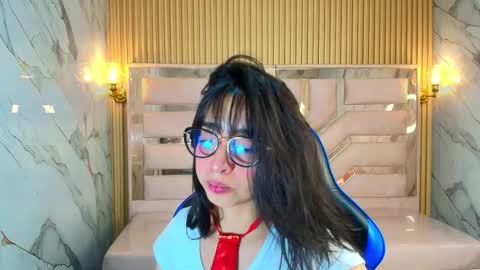 Zoe  online show from 10.24.25