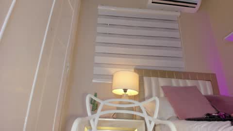 Hi guys i am Zoe  online show from 02.11.25