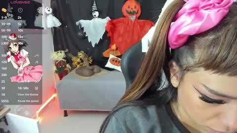 zoe_sullivan_ online show from 10.17.25