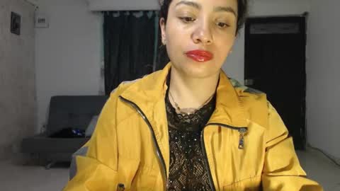 Snapshot of zoe_tai chatting on 12.21.25 zoe tai online show from 12.21.25