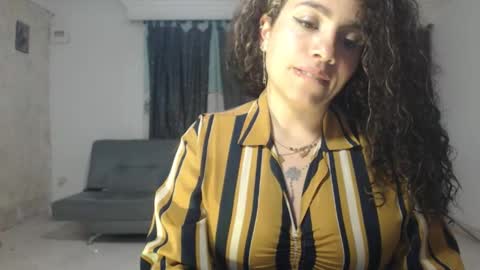 Snapshot of zoe_tai chatting on 02.08.26 zoe tai online show from 02.08.26