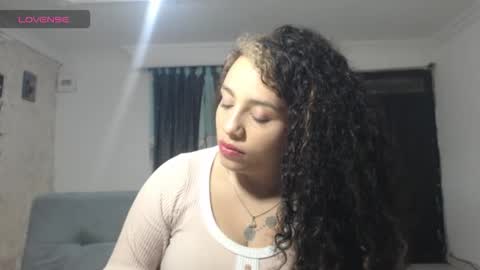 Snapshot of zoe_tai chatting on 02.12.26 zoe tai online show from 02.12.26