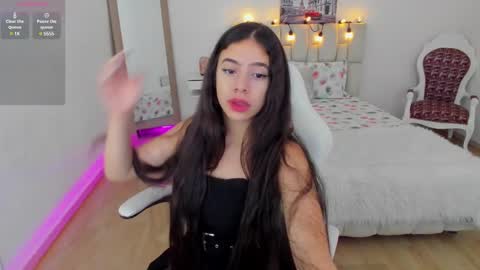 Snapshot of zoe_turnner_18 chatting on 02.05.25 Zoe online show from 02.05.25