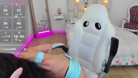 Snapshot of zoe_turnner_18 chatting on 02.07.25 Zoe online show from 02.07.25