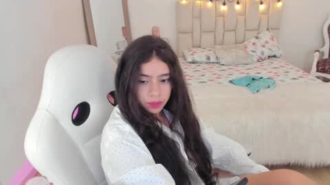 Snapshot of zoe_turnner_18 chatting on 03.10.25 Zoe online show from 03.10.25