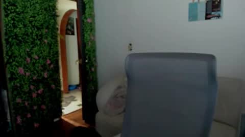 Snapshot of zoe_wattson chatting on 10.02.25 Zoe online show from 10.02.25