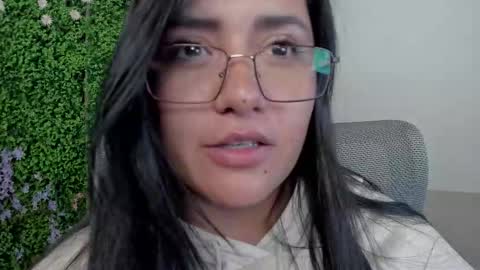 Snapshot of zoe_wattson chatting on 10.20.25 Zoe online show from 10.20.25