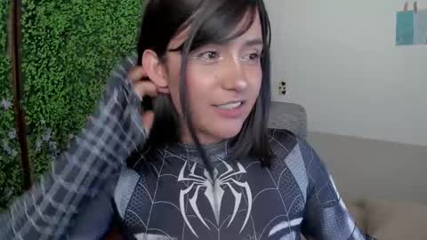 Snapshot of zoe_wattson chatting on 10.21.25 Zoe online show from 10.21.25
