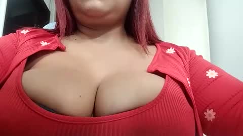 Snapshot of zoebenneti chatting on 04.07.26 zoebenneti online show from 04.07.26