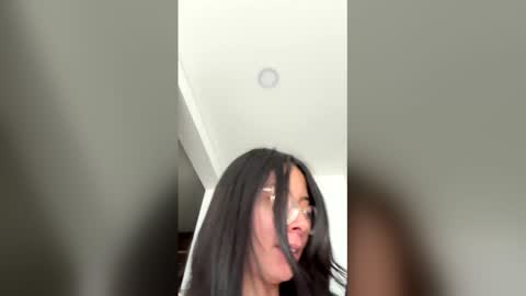 zoecams online show from 05.15.26