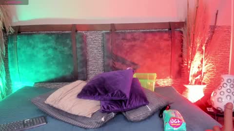 Snapshot of zoee_23 chatting on 02.04.25 Zoe online show from 02.04.25