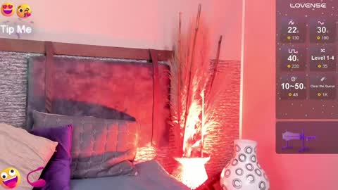 Snapshot of zoee_23 chatting on 02.05.25 Zoe online show from 02.05.25