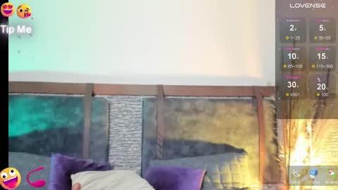 Snapshot of zoee_23 chatting on 02.12.25 Zoe online show from 02.12.25