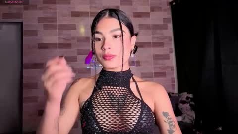 Snapshot of zoee_dolcee chatting on 12.21.25 Catt online show from 12.21.25