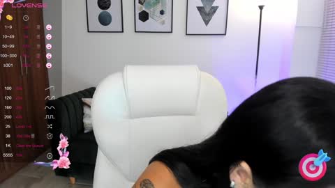 Snapshot of zoee_jackson chatting on 02.05.25  zoee jackson online show from 02.05.25