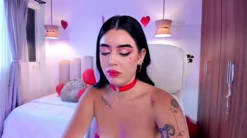 Snapshot of zoee_jackson chatting on 02.14.25  zoee jackson online show from 02.14.25