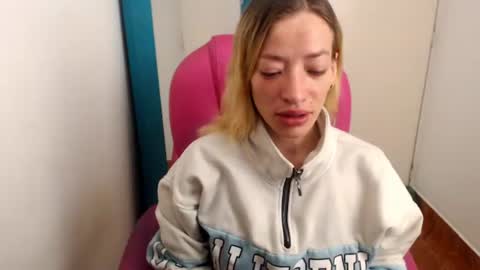 zoe online show from 08.03.26