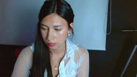 Laura  online show from 12.11.24