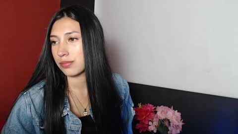 Laura  online show from 01.08.25