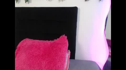 Laura  online show from 09.24.25