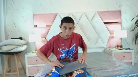 zoelucas online show from 10.13.25