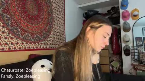 Snapshot of zoepleasing chatting on 09.24.25 zoepleasing online show from 09.24.25