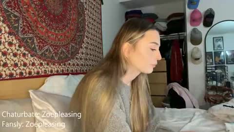 Snapshot of zoepleasing chatting on 11.08.25 zoepleasing online show from 11.08.25