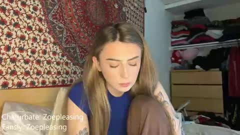 Snapshot of zoepleasing chatting on 11.13.25 zoepleasing online show from 11.13.25