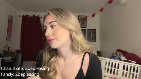 Snapshot of zoepleasing chatting on 02.18.26 zoepleasing online show from 02.18.26