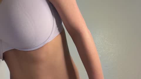 Snapshot of zoepriceee chatting on 03.10.26 zoepriceee online show from 03.10.26