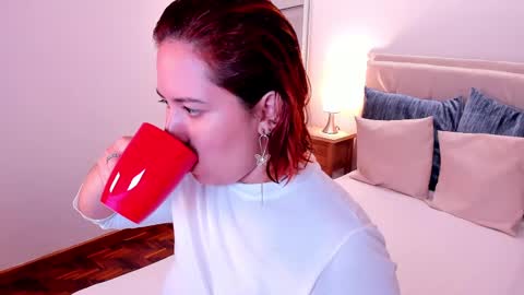 Snapshot of zoes_mile chatting on 01.13.25 Zoes online show from 01.13.25