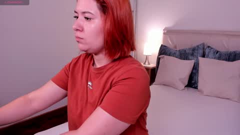 Snapshot of zoes_mile chatting on 01.20.25 Zoes online show from 01.20.25