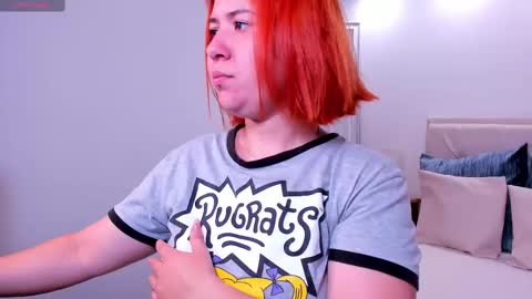 Snapshot of zoes_mile chatting on 01.27.25 Zoes online show from 01.27.25